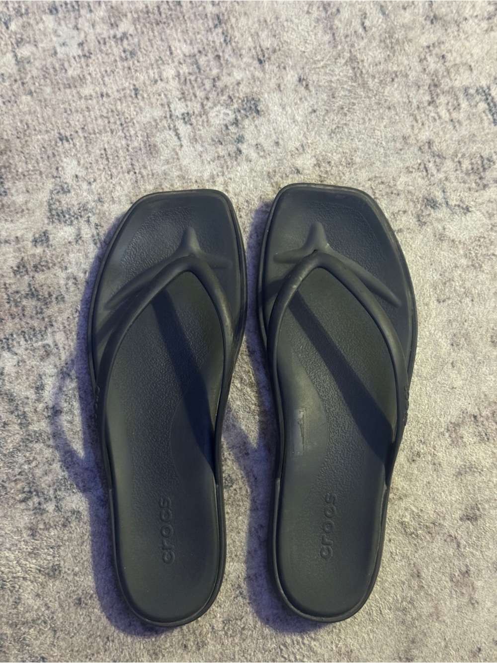 CROCS Women’s Black Thong Sandals